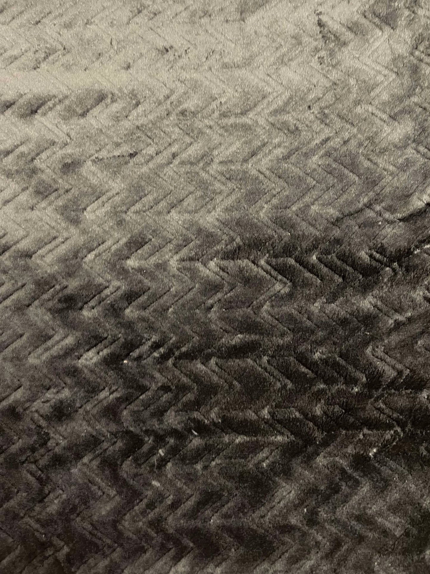 Tissu Minkie chevron noir