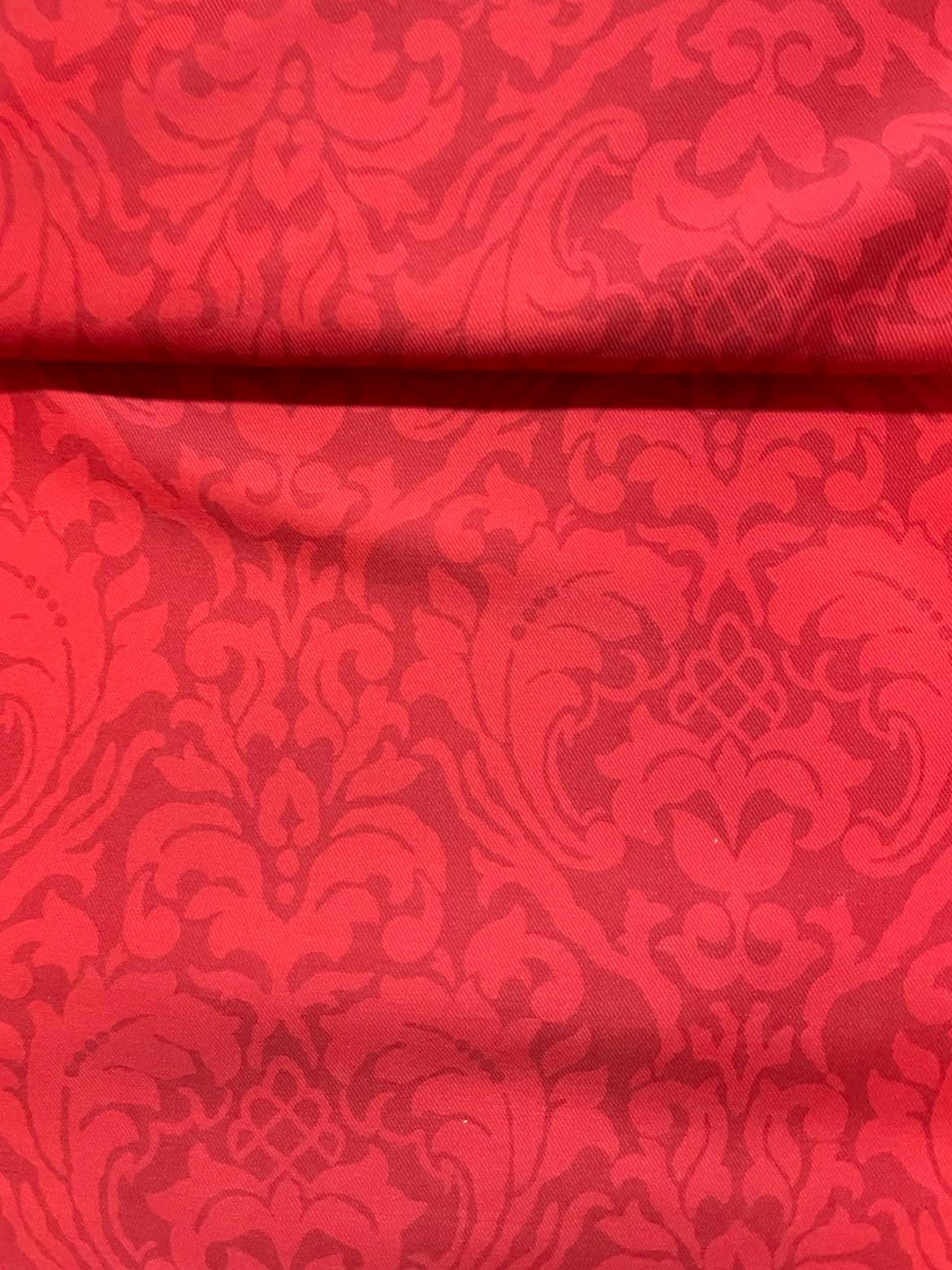 Tissu à recouvrement rouge