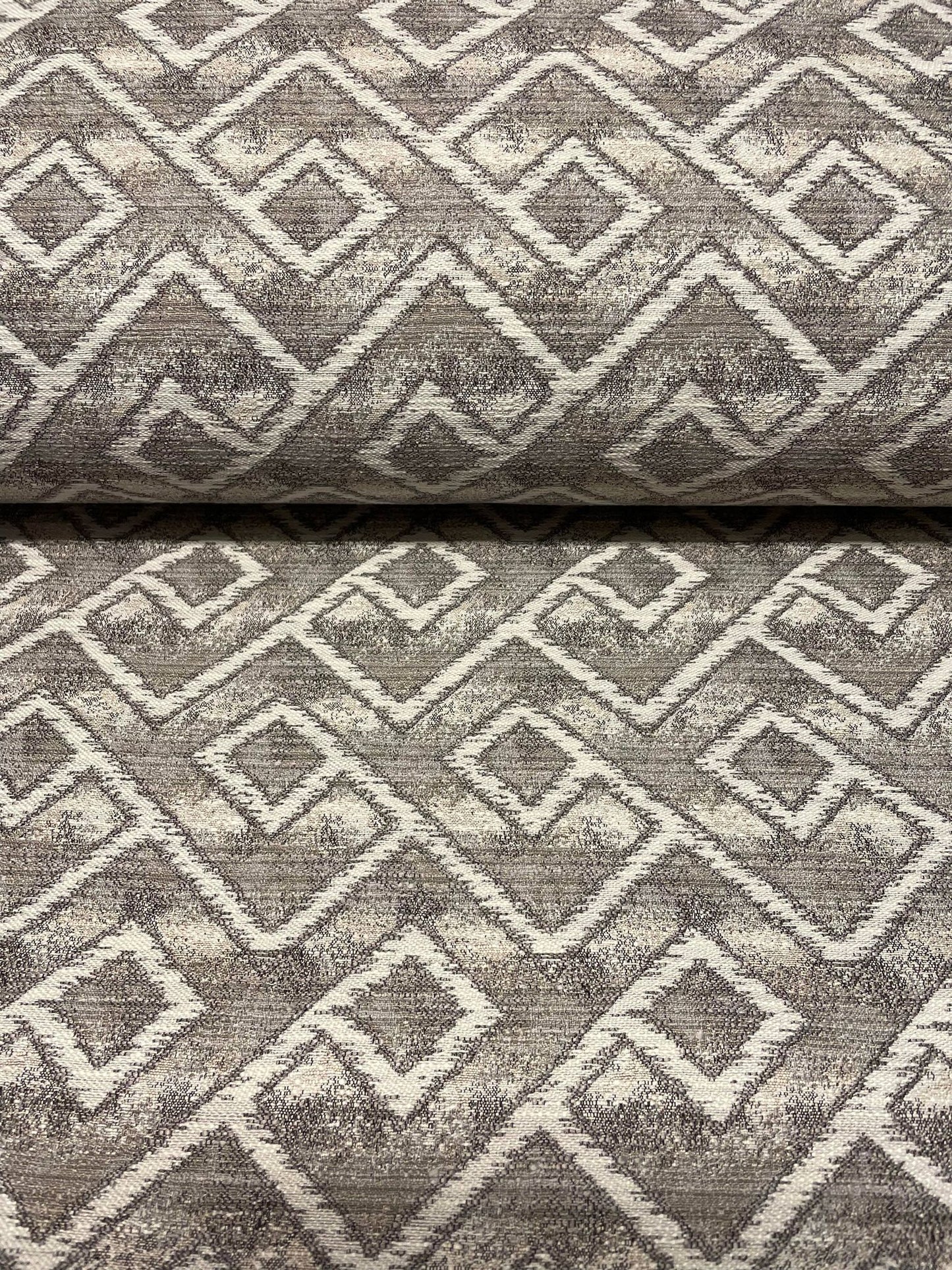 Tissu à recouvrement avec motifs