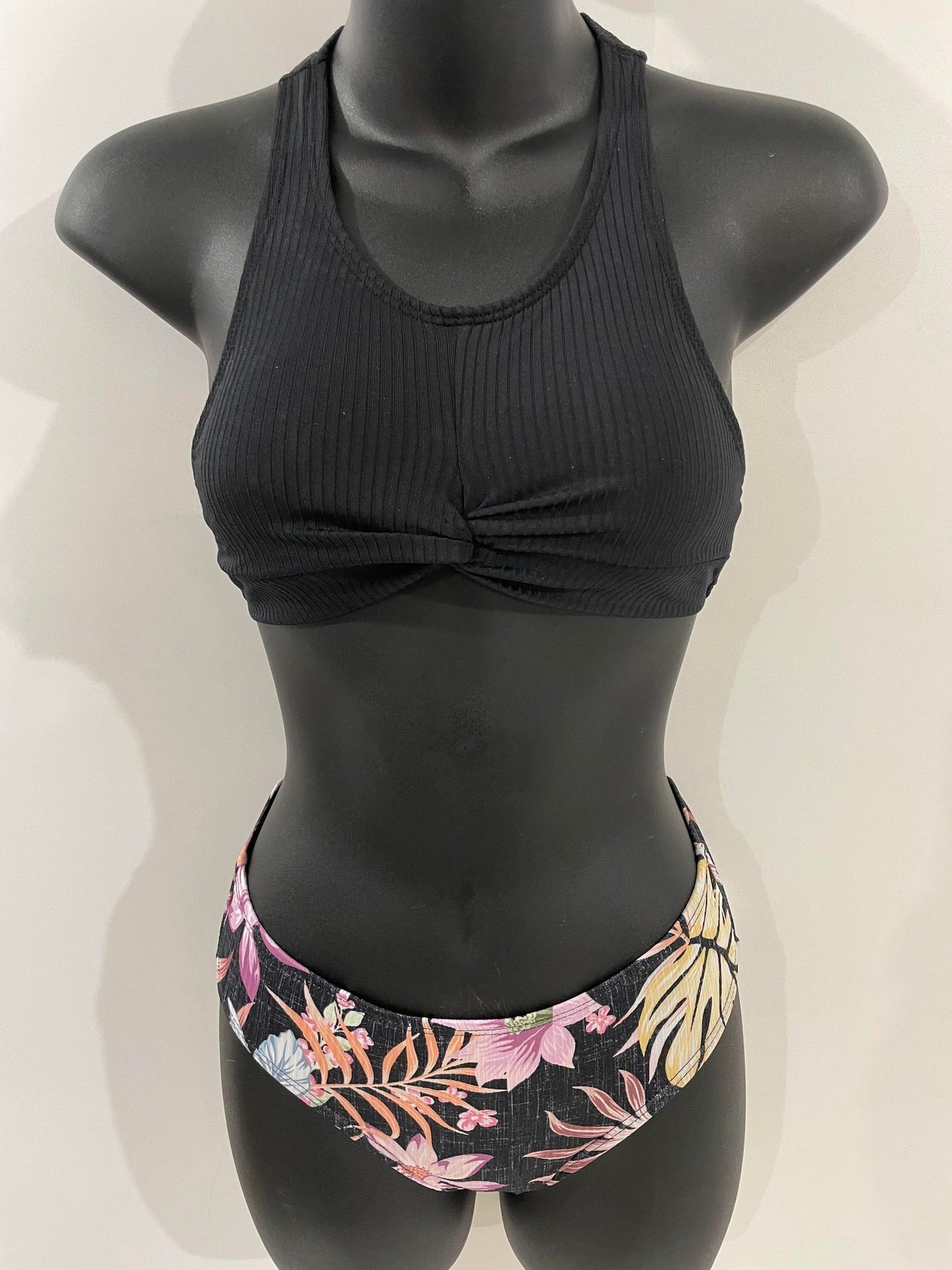 Maillot deux pièces avec imprimé de fleurs - Mandarine & Co.