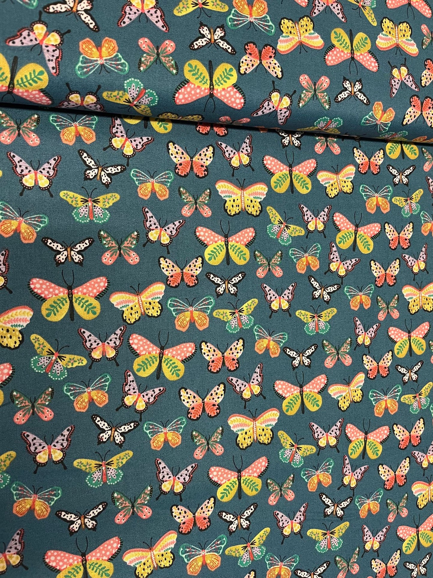 Tissu coton imprimé papillons