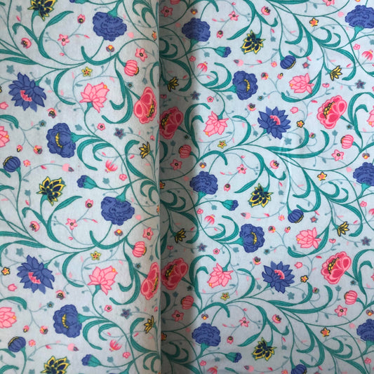 Tissu en flanelle imprimé fleuri