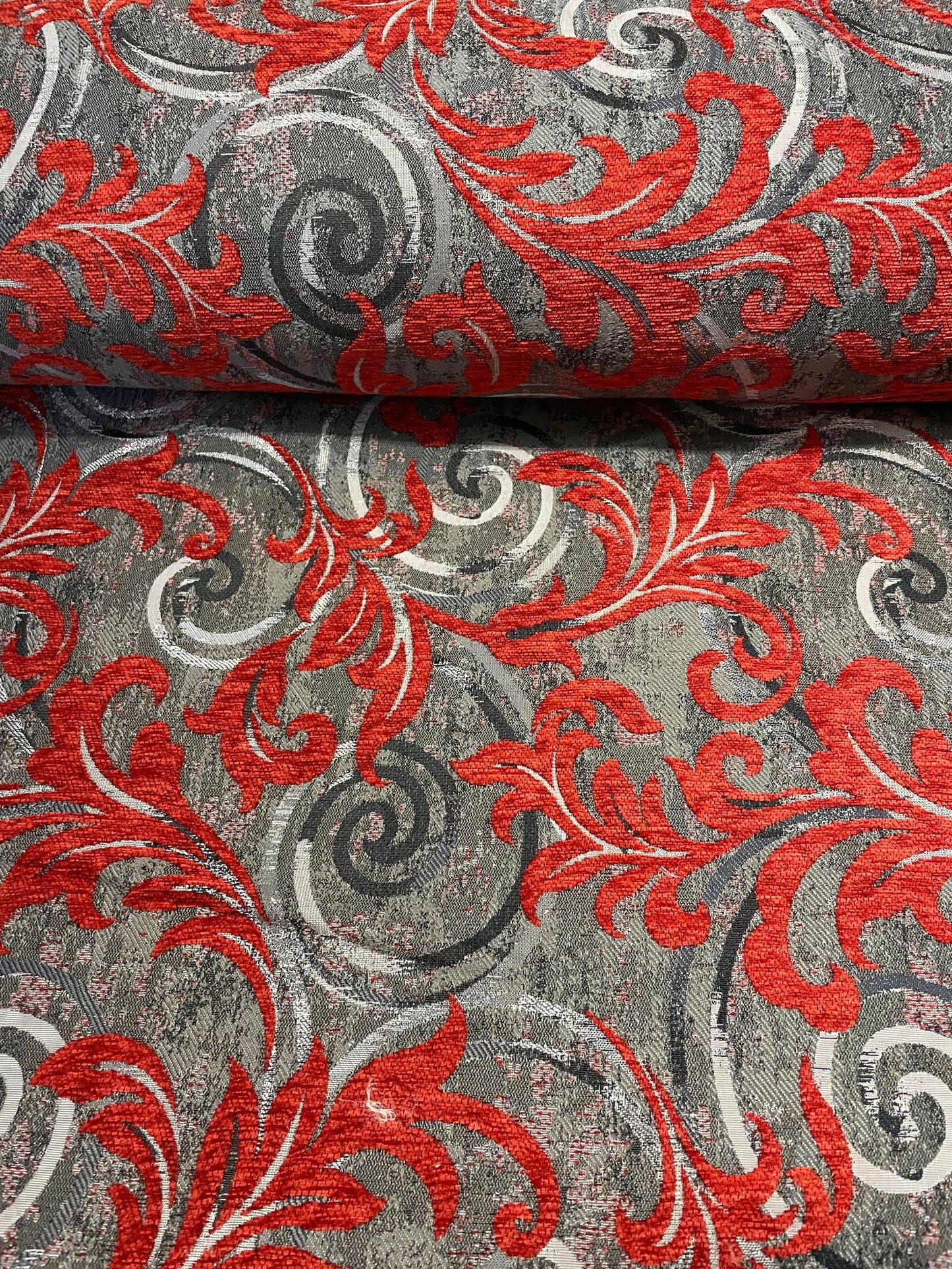 Tissu à recouvrement rouge et gris
