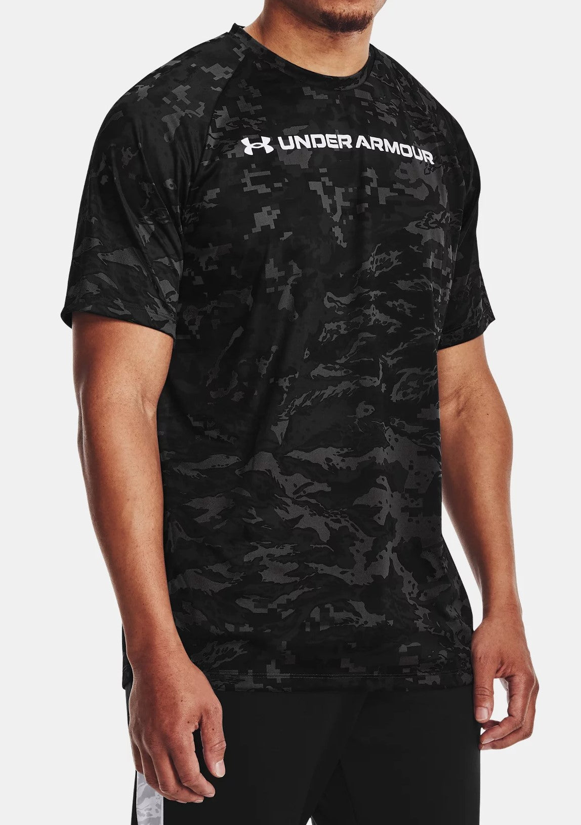 T-shirt camouflage gris et noir - Under Armour