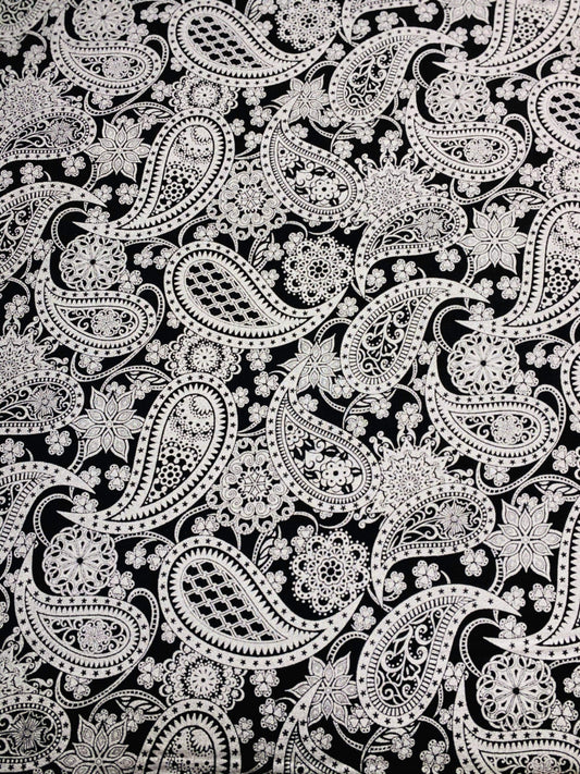 Tissu 100% coton noir avec motifs argentés